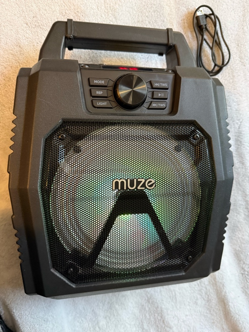 Muze Portable Bluetooth Speaker in Black with Handle - Picture 3 of 7